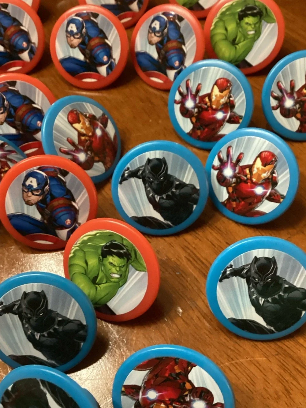 Brand New Avengers Set of 81 Fun Cupcake Topper Rings